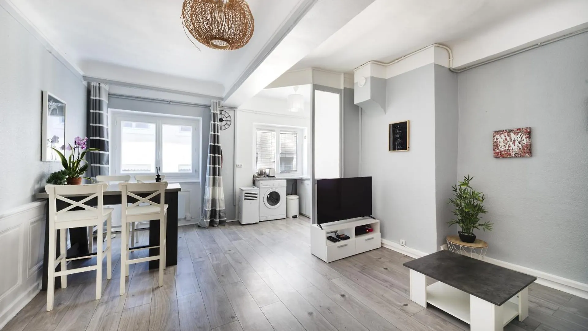 Apartment Ferienwohnung L'Hyper Centre Terreaux 45M2 Equipe Clim Lyon